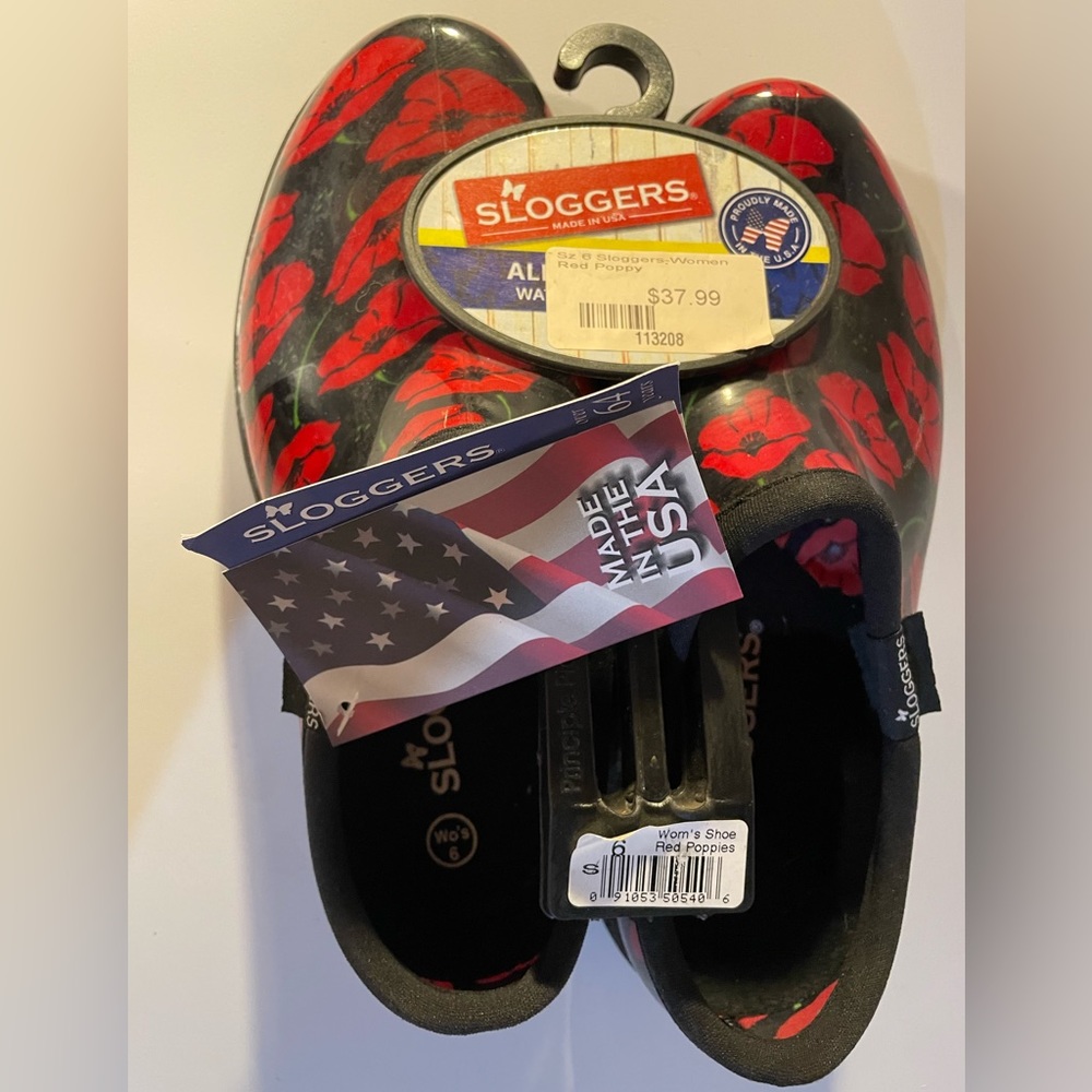 NWT Sloggers Red Poppies Black Women’s Shoes Water Shoes 6
